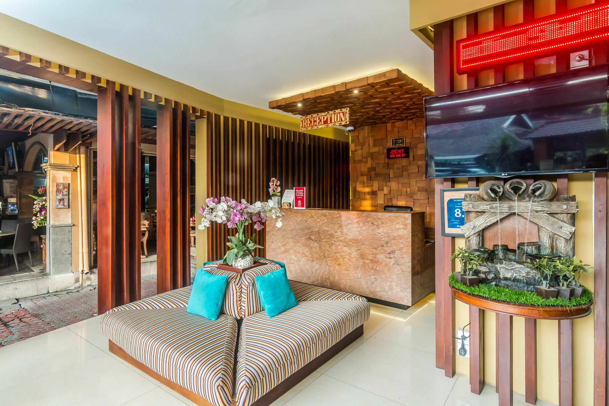 Zen Rooms Legian Corner Kuta  Exterior photo